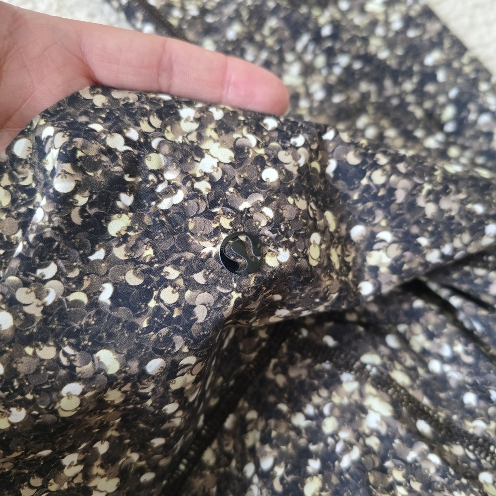 Lululemon 2014 Shine Tight (Roll Down) Shimmy Shimmer Multi Size 6 - Picture 8 of 13